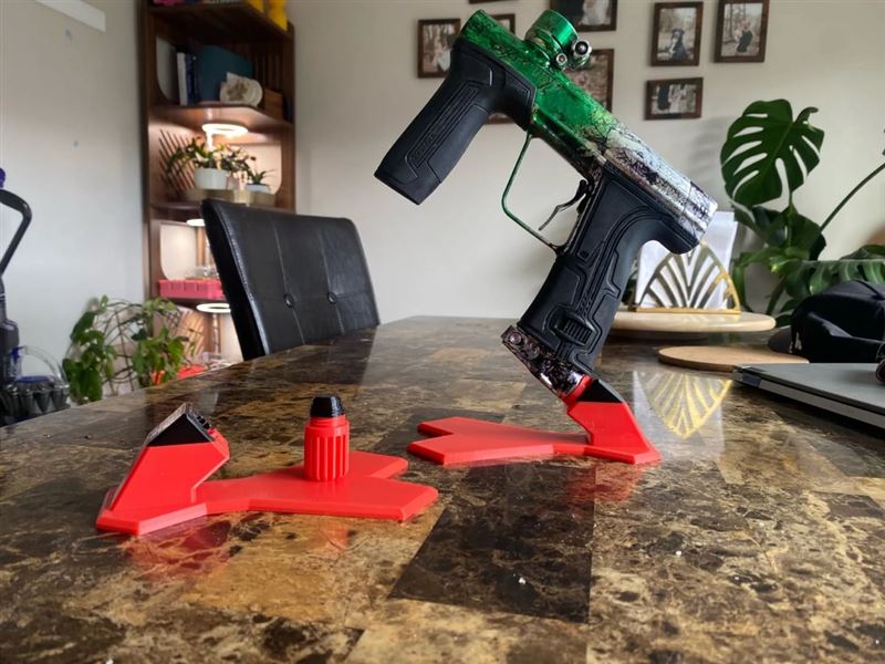 Realizacja druku 3D — stojak na marker paintballowy