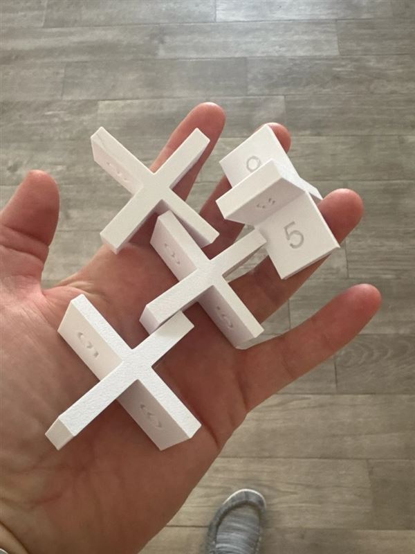 Realizacja druku 3D — krzyżyki dystansowe do płytek