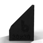 Wizualizacja 3D: szablon 30×30 z boku – skośna krawędź 45° nad prostym końcem, na ściance oznaczenie 30×30